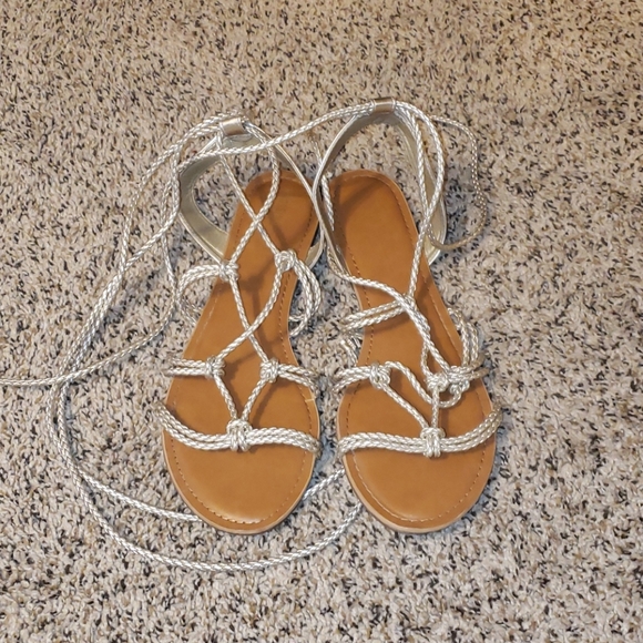 Flats - Picture 1 of 2